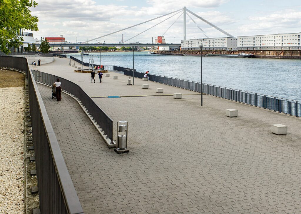 Low water on the Rhine at Ludwigshafen with dry banks in July 2026