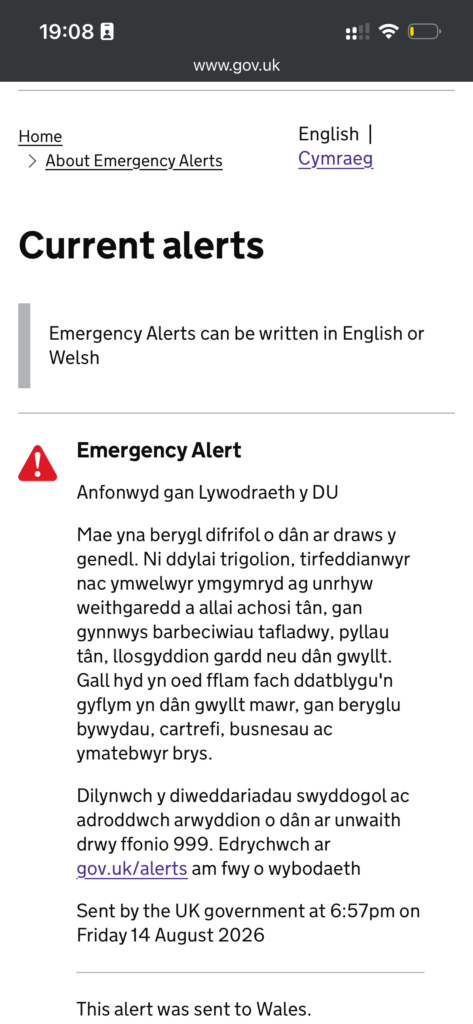 The gov.uk current alerts page showing the wildfire alert text in Welsh only